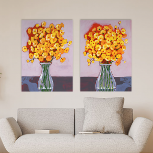2 تابلوه لفازات زجاجية بنفسجى بها زهور برتقاليه من كرافتيما